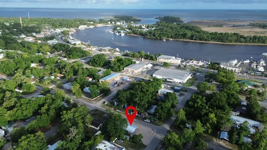 812 Nw Ave C, Carrabelle, FL 32322 - #2