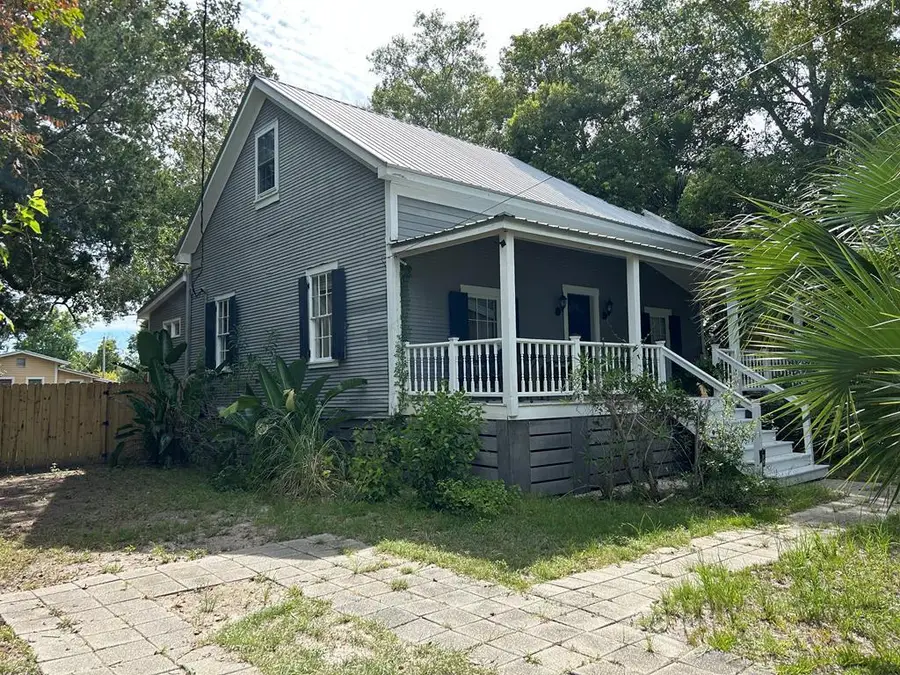 124 8th St, Apalachicola, FL 32320 - #2