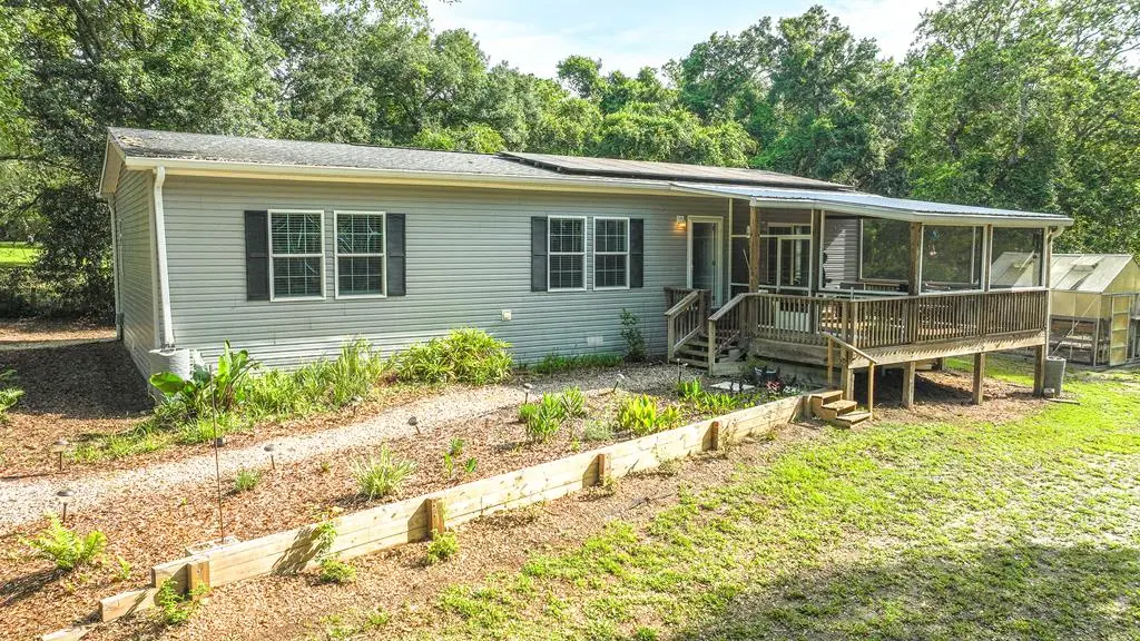 129 Franklin St, Carrabelle, FL 32322 - #1