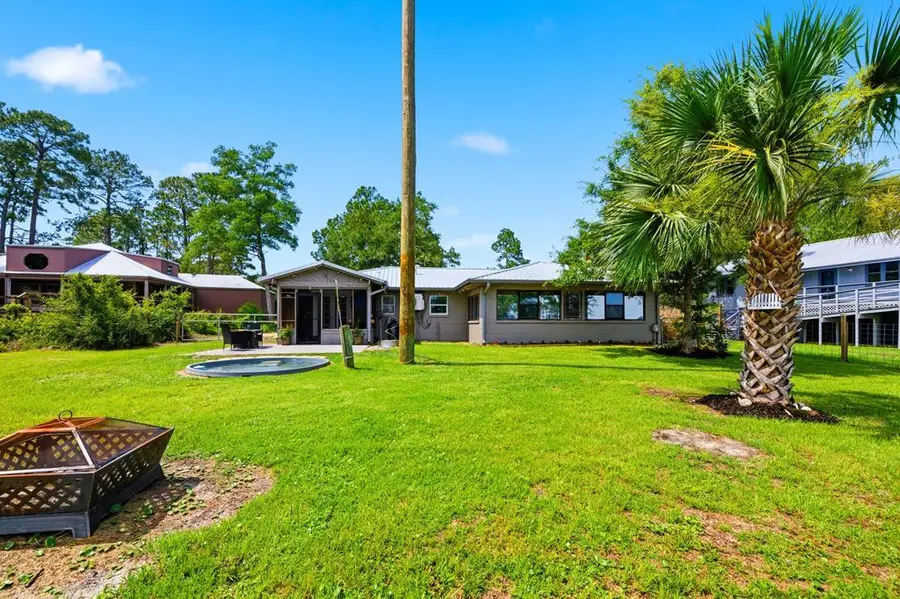 427 River Rd, Carrabelle, FL 32322 - #2