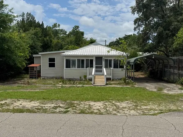 505 Nw 3rd St, Carrabelle, FL 32322