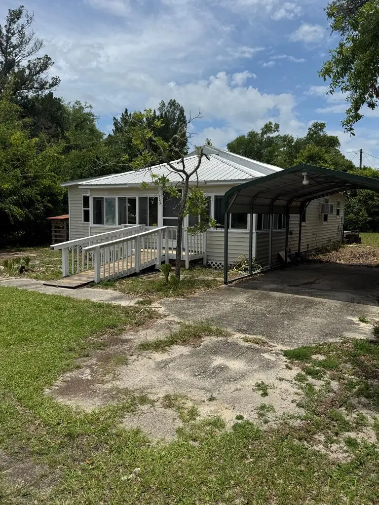 505 Nw 3rd St, Carrabelle, FL 32322 - #2