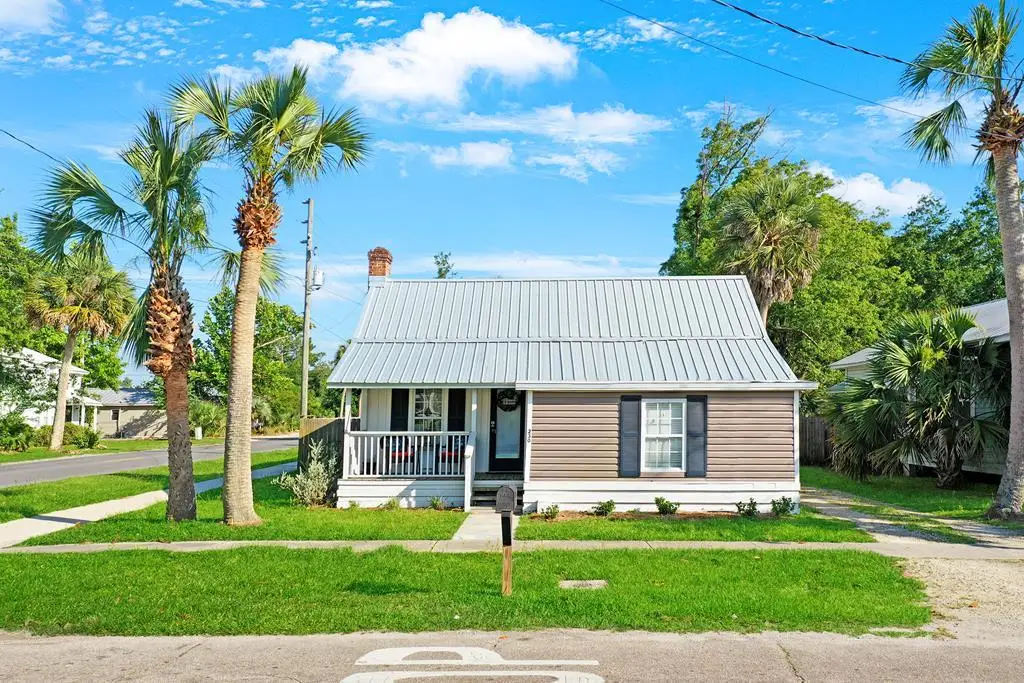 230 7th St, Port Saint Joe, FL 32456 - #1