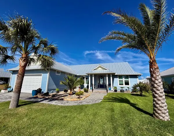 108 St Charles St, Mexico Beach, FL 32456