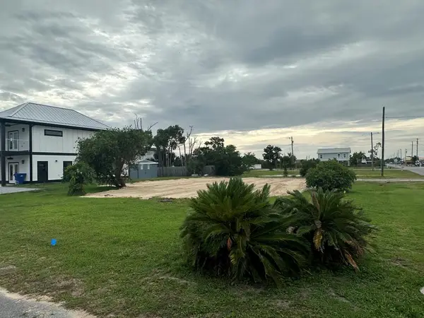 211 Carolina Dr, Mexico Beach, FL 32456