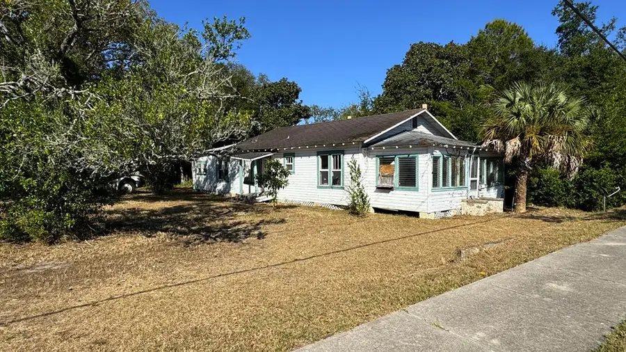 512 Nw Ave A, Carrabelle, FL 32322 - #2