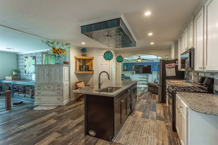 895 Cc Land Rd, Eastpoint, FL 32328 - #2