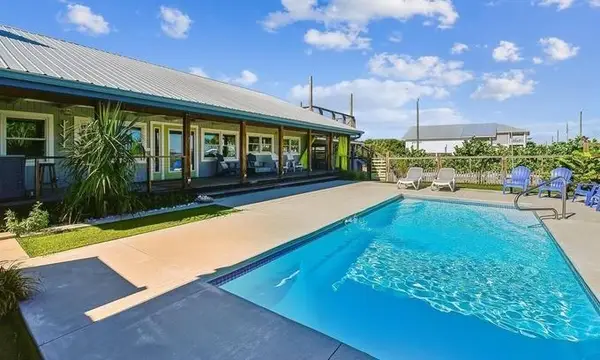 901 W Gorrie Dr, St. George Island, FL 32328