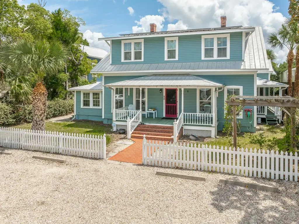 111 4th St, Apalachicola, FL 32320 - #1