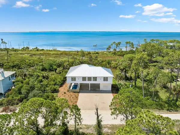 1033 E Pine Ave, St. George Island, FL 32328