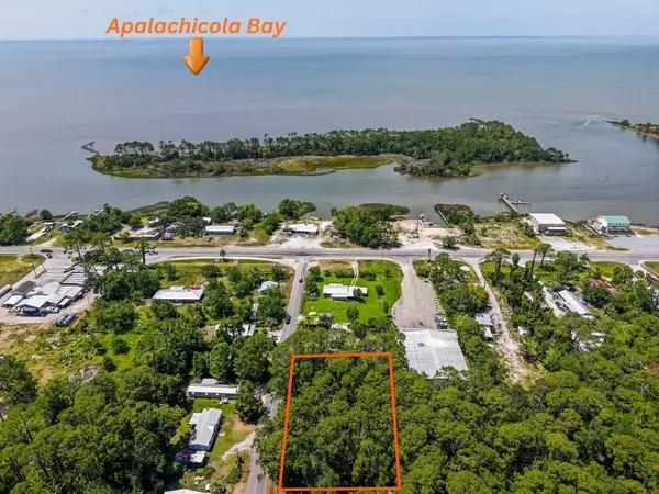 16 Bayview Dr, Apalachicola, FL 32320