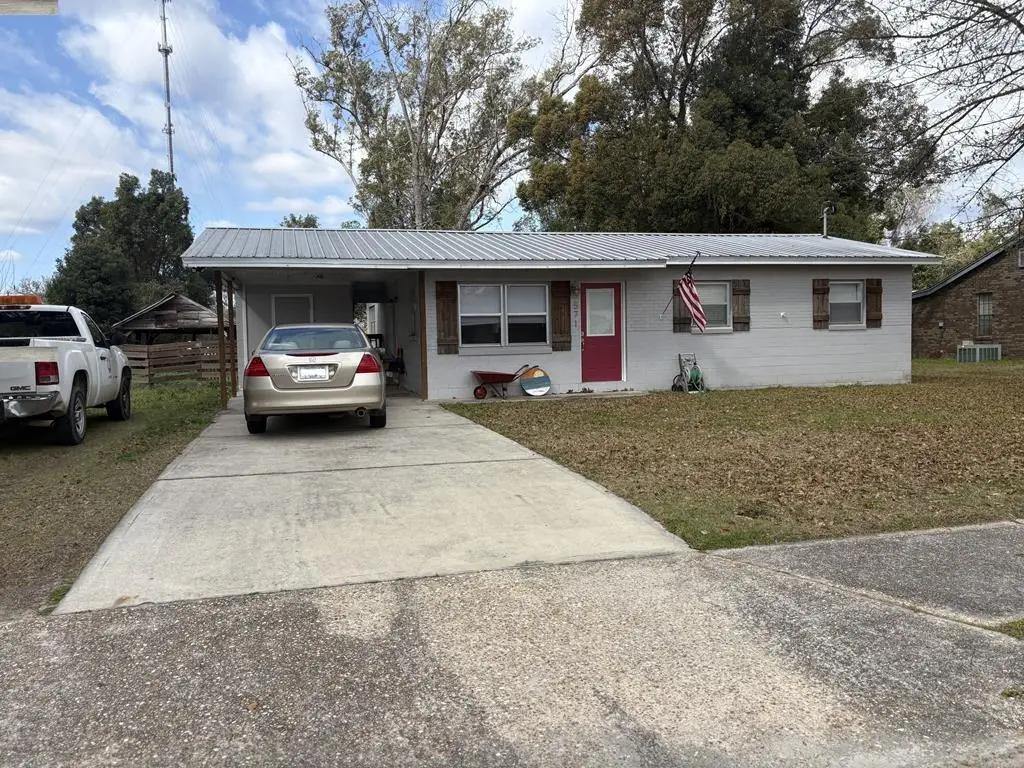 571 W 2nd St, Wewahitchka, FL 32465 - #1