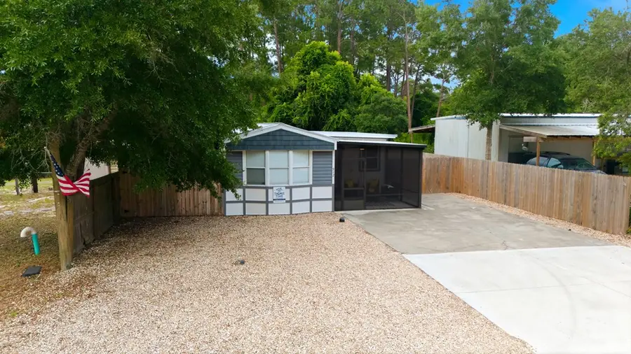 912 Ne 2nd St, Carrabelle, FL 32322 - #3