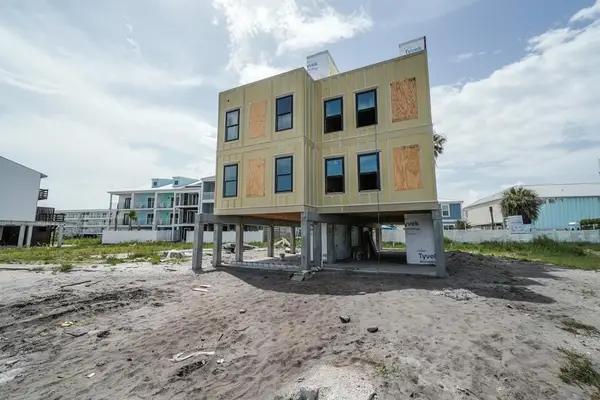 106 37th St, Mexico Beach, FL 32456