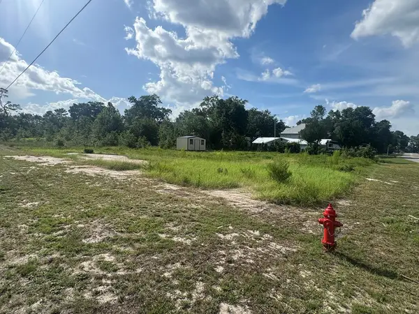 301 W 12th St, Carrabelle, FL 32322
