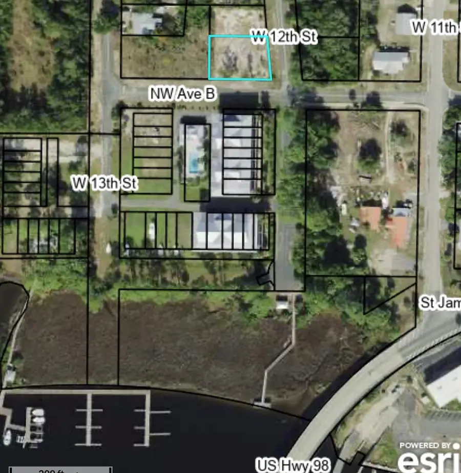 301 W 12th St, Carrabelle, FL 32322 - #2