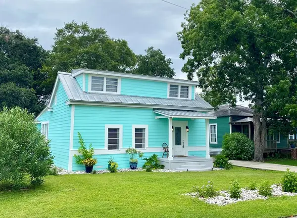 110 14th St, Apalachicola, FL 32320