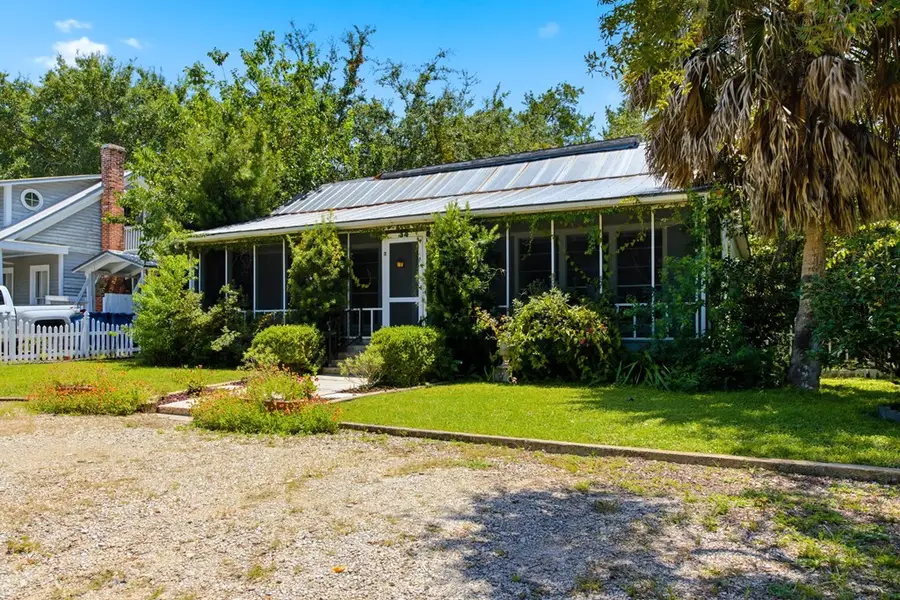 34 7th St, Apalachicola, FL 32320 - #3