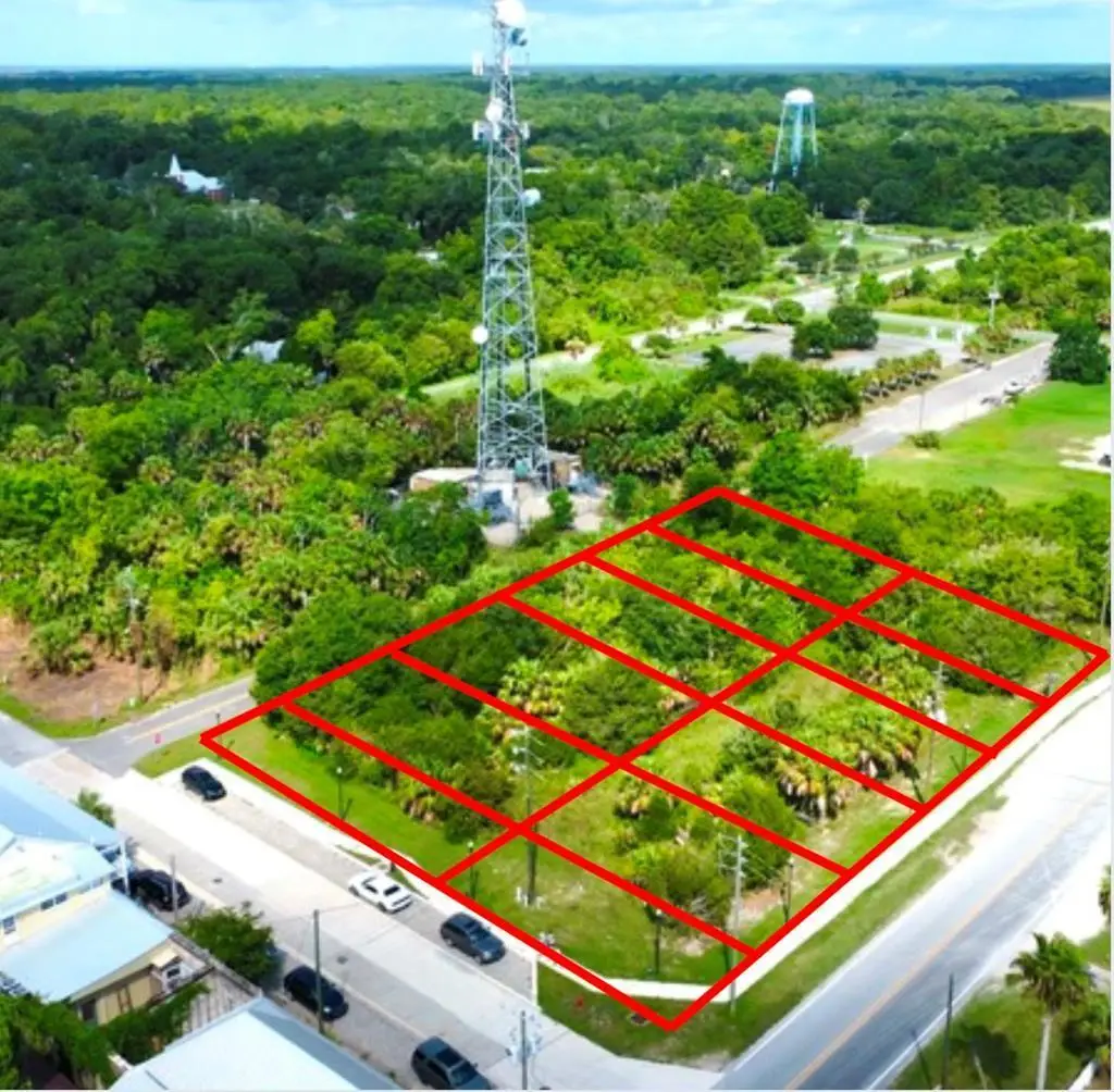 286 Water St, Apalachicola, FL 32320 - #1