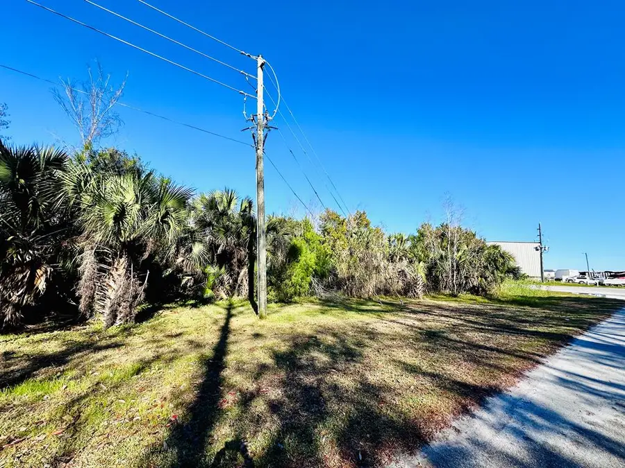 350 Market St, Apalachicola, FL 32320 - #2