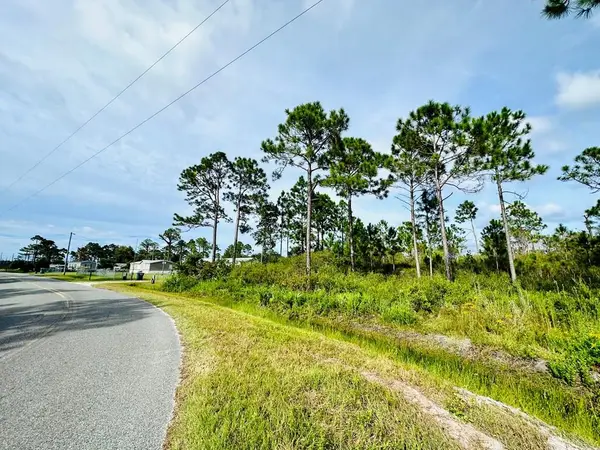 642 Ridge Rd, Eastpoint, FL 32328
