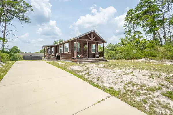 407 Se 9th St, Eastpoint, FL 32328