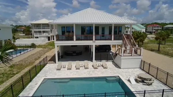 925 E Gorrie Dr, St. George Island, FL 32328