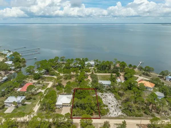 1019 Porter St, St. George Island, FL 32328