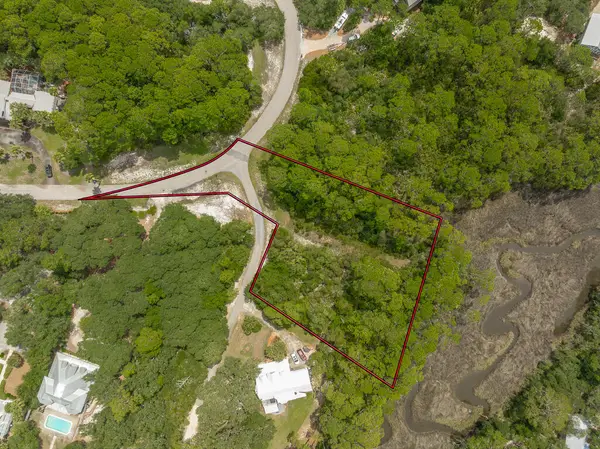 247 Bay Point Dr, Eastpoint, FL 32328