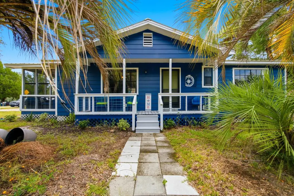 607 Three Rivers Rd, Carrabelle, FL 32322 - #1