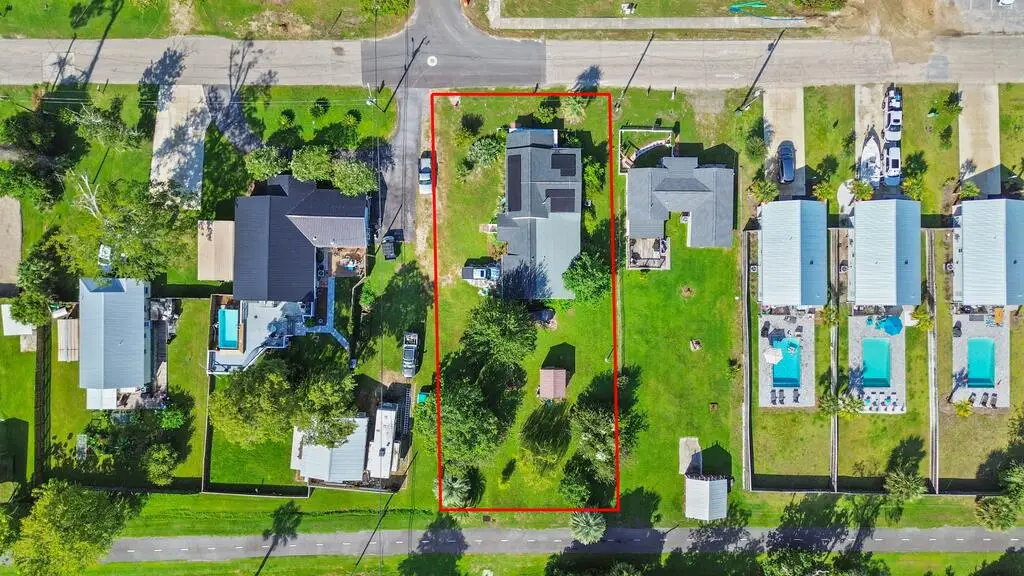 513 Woodward Ave, Port Saint Joe, FL 32456 - #1