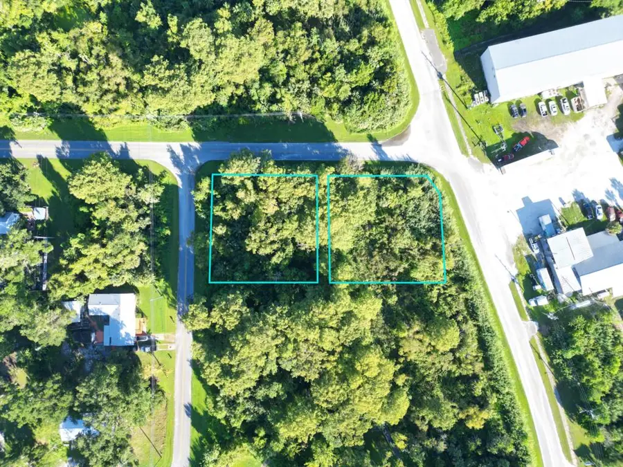 235 5th St, Apalachicola, FL 32320 - #3