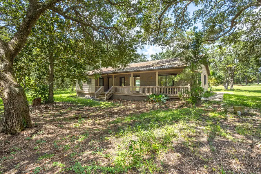 112 Hinton St, Carrabelle, FL 32323 - #2