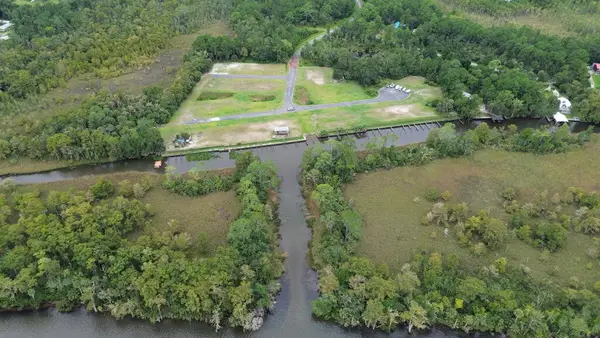 144etal Waddell Rd, Apalachicola, FL 32320