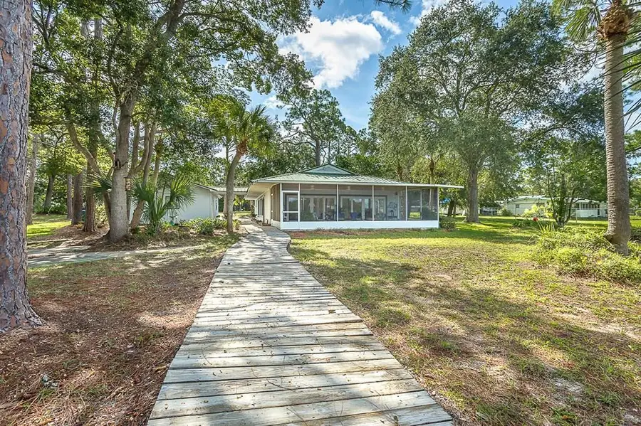 1117 Bragdon St, Carrabelle, FL 32322 - #2