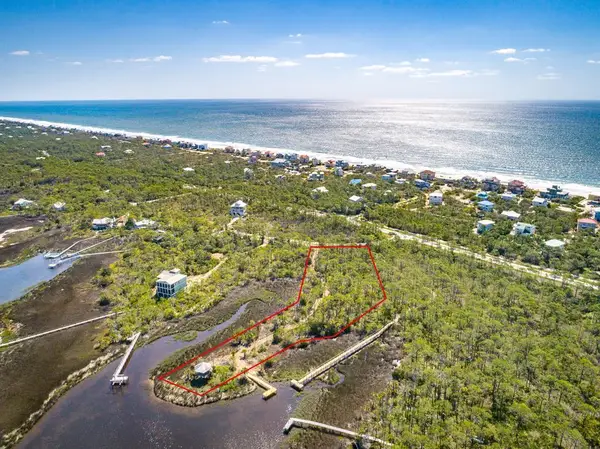 1835 Bayview Dr, St. George Island, FL 32328