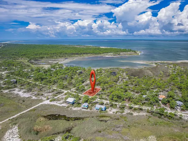 369 Lubbers Ln, Carrabelle, FL 32322