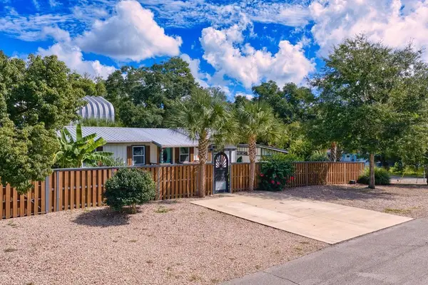 702 Ave C, Carrabelle, FL 32322