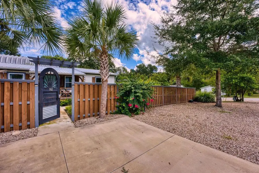 702 Ave C, Carrabelle, FL 32322 - #2