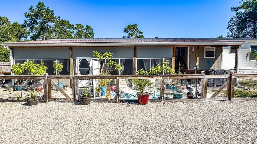 511 NE Ave H, Carrabelle, FL 32322 - #2