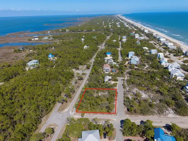 2000 Pelican Way, St. George Island, FL 32328