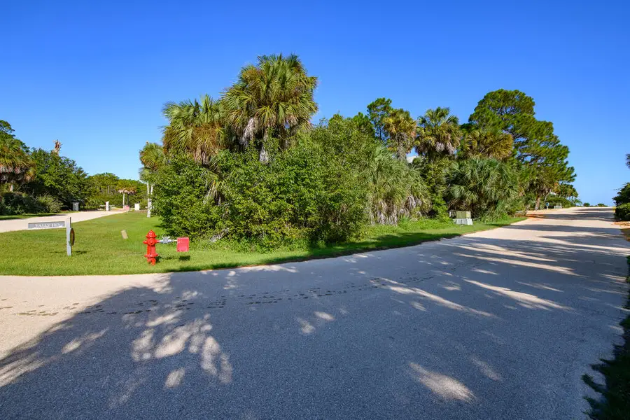 2300 Tally Ho Rd, Saint George Island, FL 32328 - #2