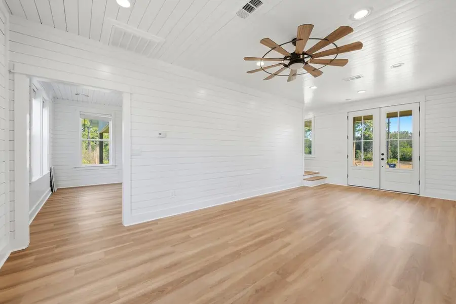 689 Longwood Ct, Eastpoint, FL 32328 - #3