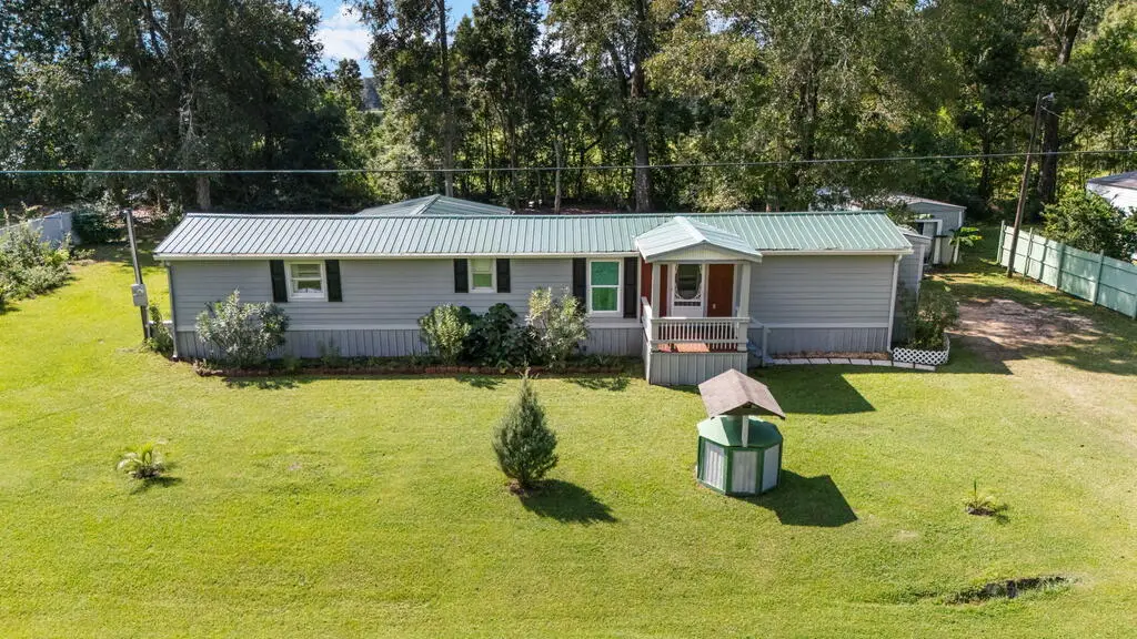 492 Land Dr, Wewahitchka, FL 32465 - #1