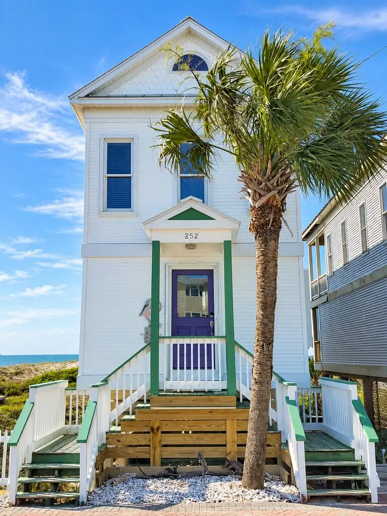 252 E Gorrie Dr, Saint George Island, FL 32328 - #1