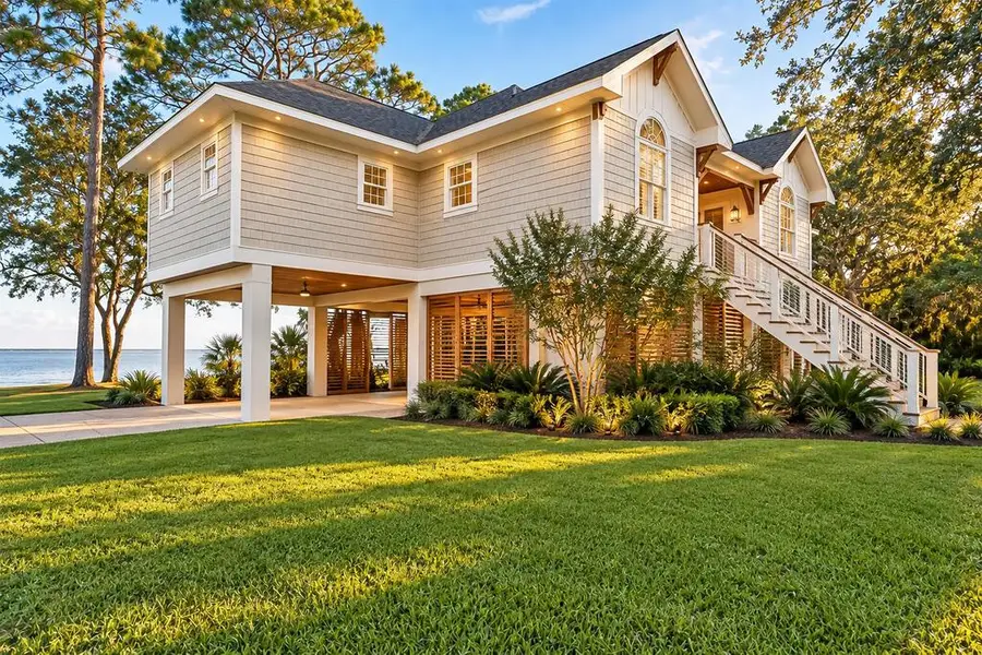 79 S Bay Shore Dr, Eastpoint, FL 32328 - #3