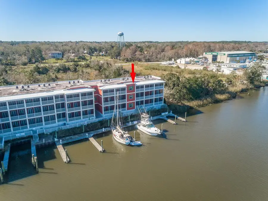 329 Water St, Apalachicola, FL 32320 - #3