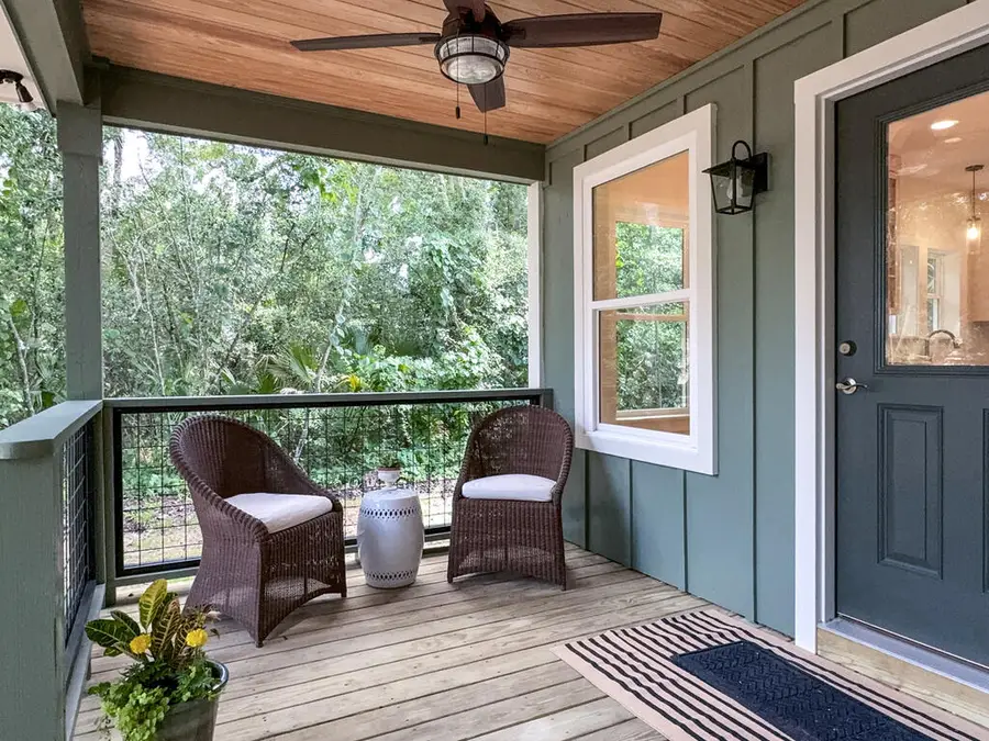 245 7th St, Apalachicola, FL 32320 - #3