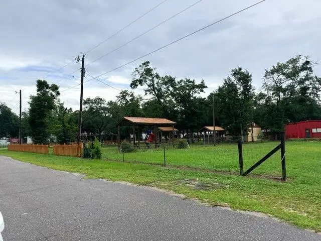 132 S Kim Ave, Wewahitchka, FL 32465 - #2