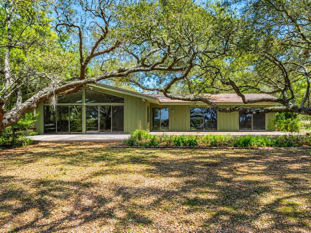 17 S Bay Shore Dr, Eastpoint, FL 32328 - #1